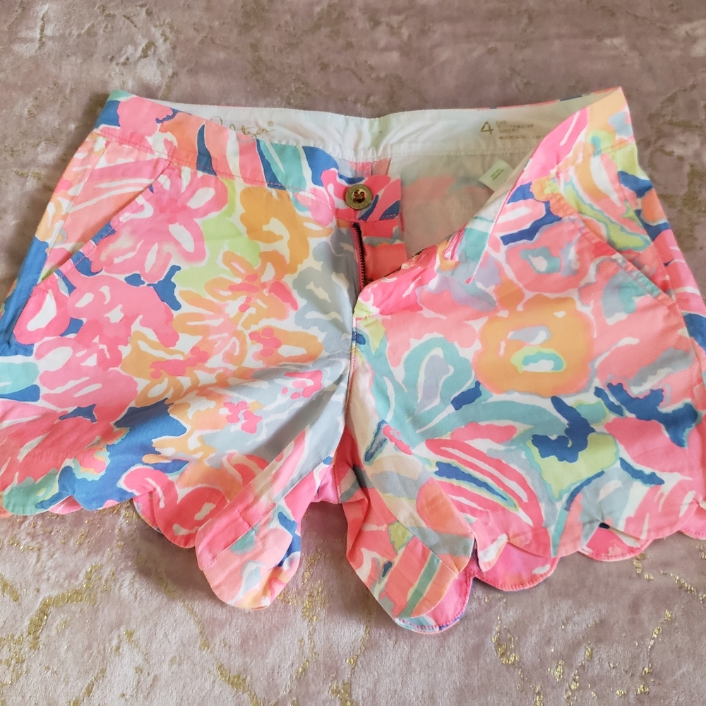 Colorful Scallop Hem Women's Shorts - Multicolor